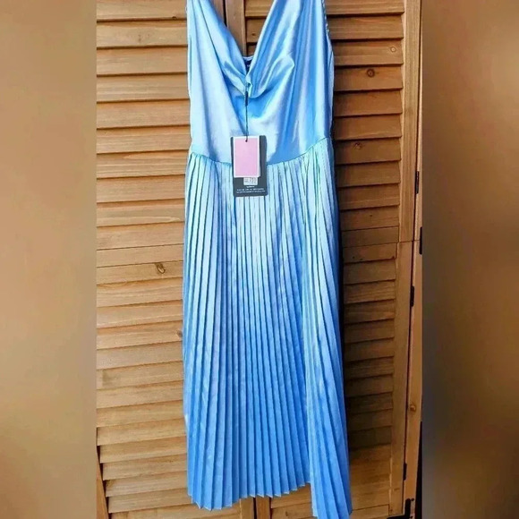 Pretty Little Thing dusty blue satin cowl neck midi dress - Picture 2 of 6